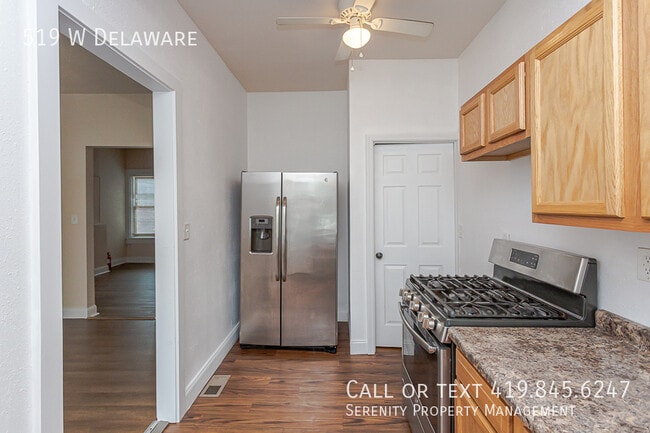 Building Photo - 519 W Delaware-