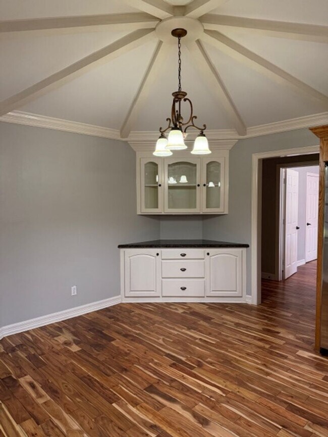 Building Photo - 4701 N 8th St