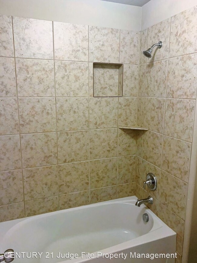 Building Photo - 3 br, 2.5 bath House - 1836 Villa Drive