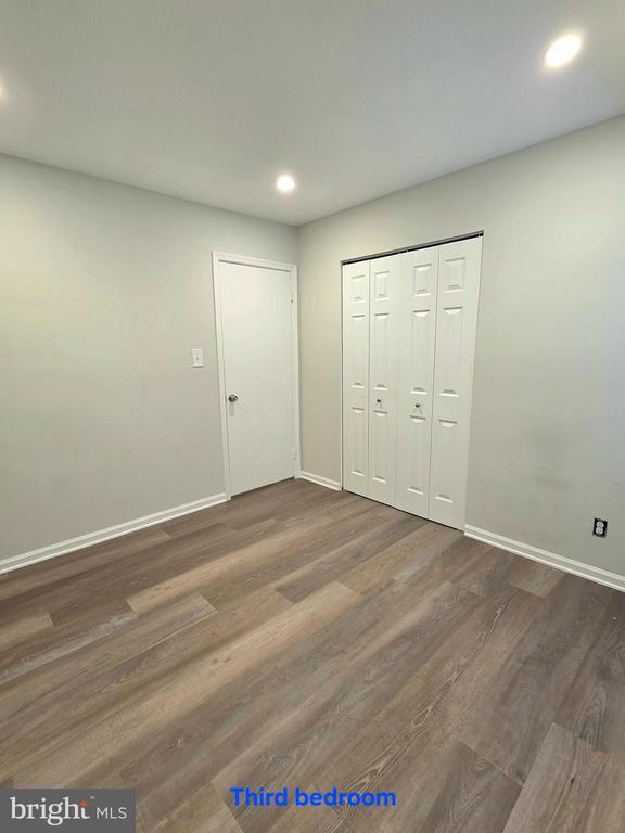 Building Photo - 5815 Cove Landing Rd