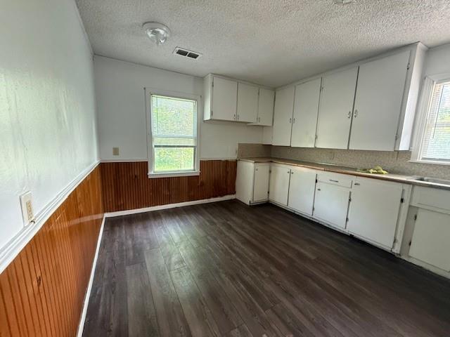 Building Photo - 1557 Sycamore St