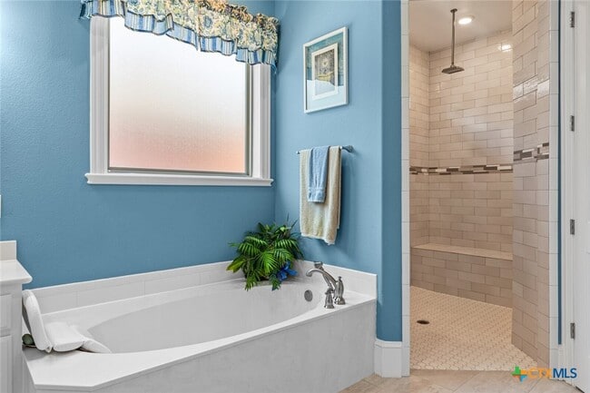 Building Photo - 1605 Alta Vista Loop