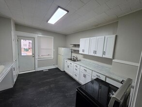 Building Photo - 434 6th Ave S