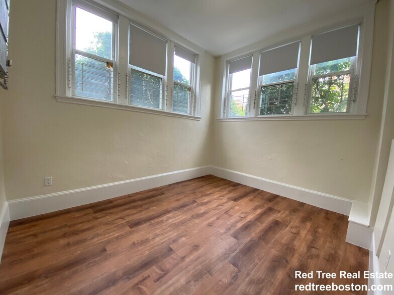 Building Photo - 99 Brainerd Rd