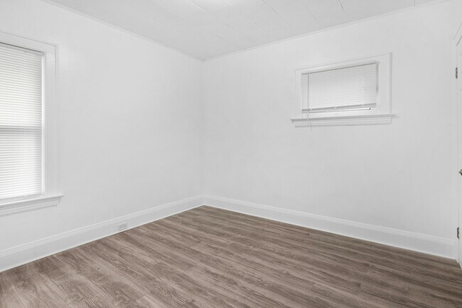 Building Photo - 13500 3rd Ave