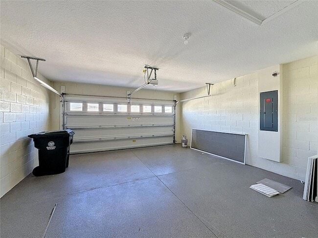 Building Photo - 520 Kennedy Dr