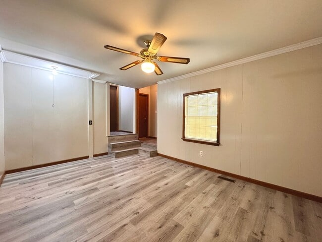 Building Photo - Freshly Updated 3 Bedroom/ 2 Bathroom Country Home