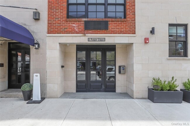 Building Photo - 11 Purdy St