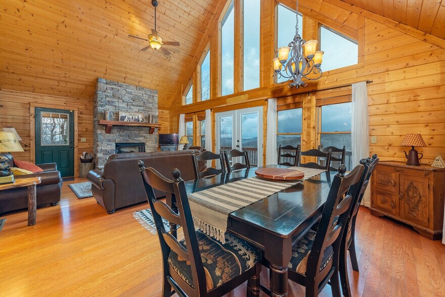 Building Photo - 70 Summit Way