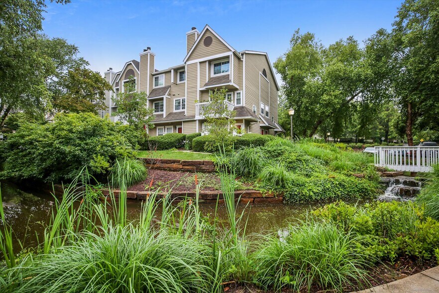 Building Photo - 10703 Hampton Mill Ter