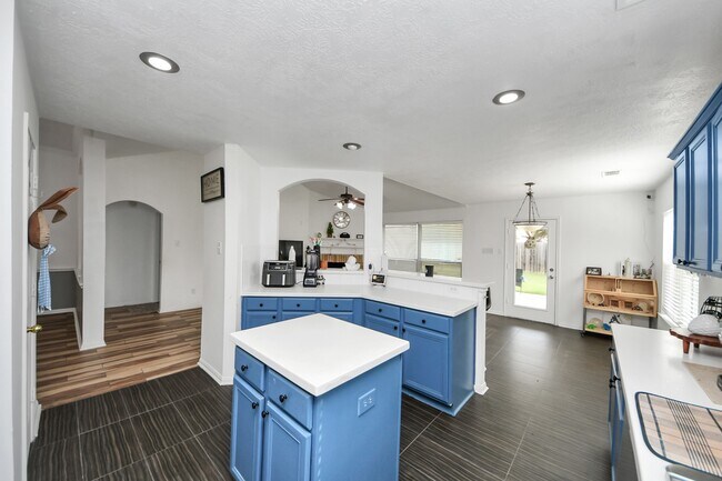 Building Photo - 18318 Farriswood Ct