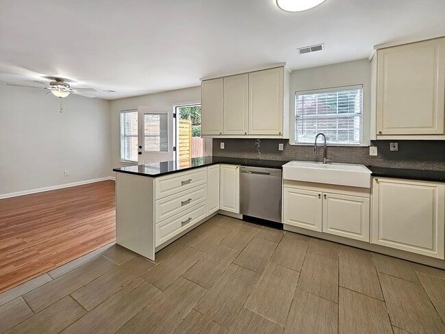 Building Photo - COMING SOON: Beautifully Updated 2/2.5 Townhome Near Truist Park