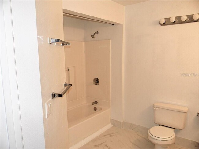 Building Photo - 8846 Coral Palms Ct