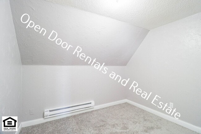 Building Photo - 109 S State St