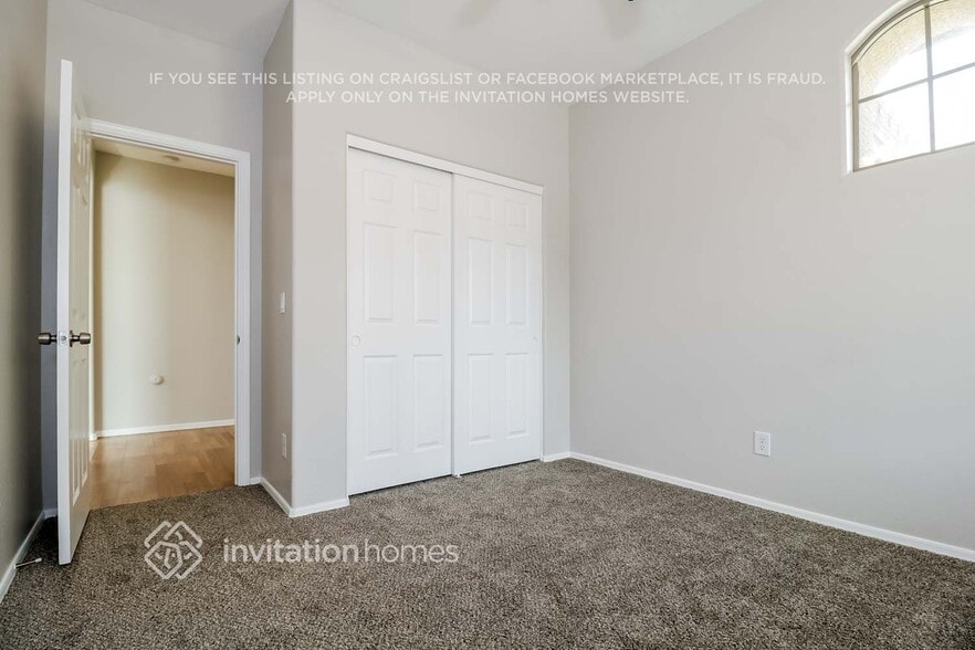 Building Photo - 8806 W Gardenia Ave