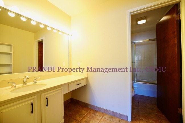 Building Photo - 2 Bedroom Condo with Waterfront Mt Tam Views