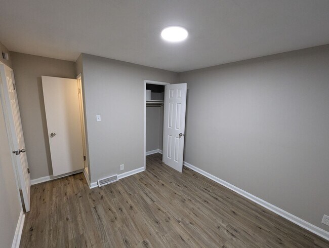 Building Photo - Grenshaw Greatness