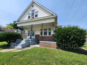 Building Photo - 103 S 15th St