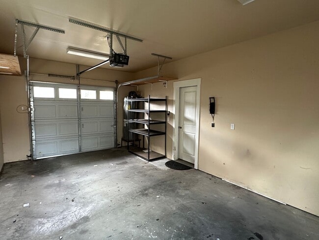 Building Photo - Vaulted Ceilings & Loft – Charming 3 Bedroom Home