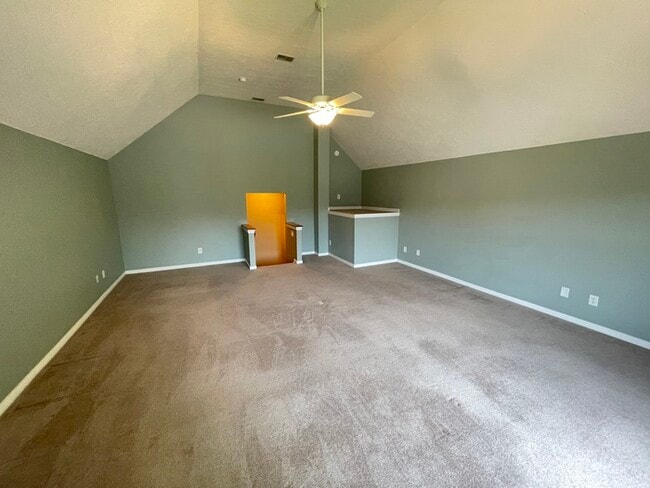Building Photo - Wynbrooke home with large backyard, 2 car ...