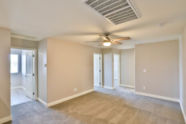 Building Photo - 9805 E Specter Dr