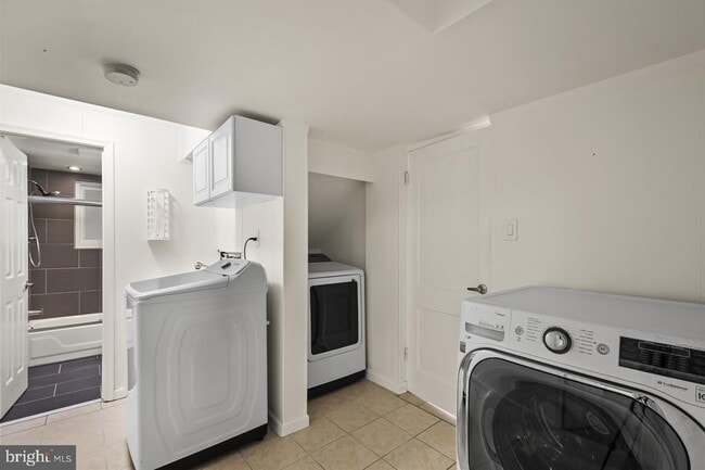 Building Photo - 6313 Tone Dr