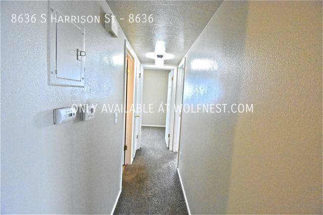 Building Photo - Adorable 2 Bed Sandy Condo! No Deposit Opt...