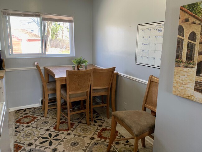 Building Photo - 726 Edgemont Blvd