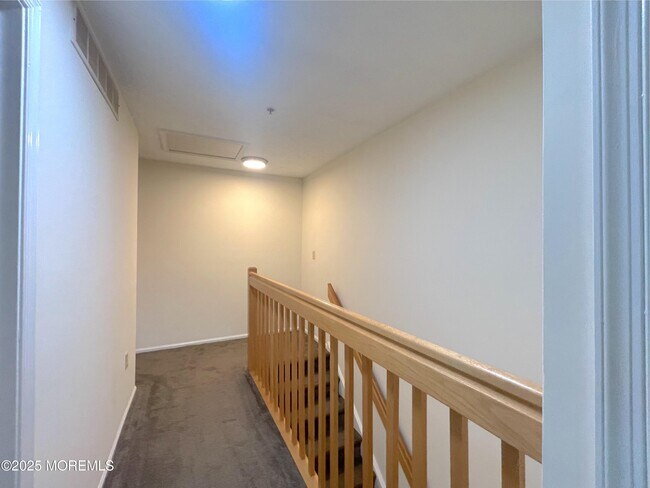Building Photo - 1605 Arthur St
