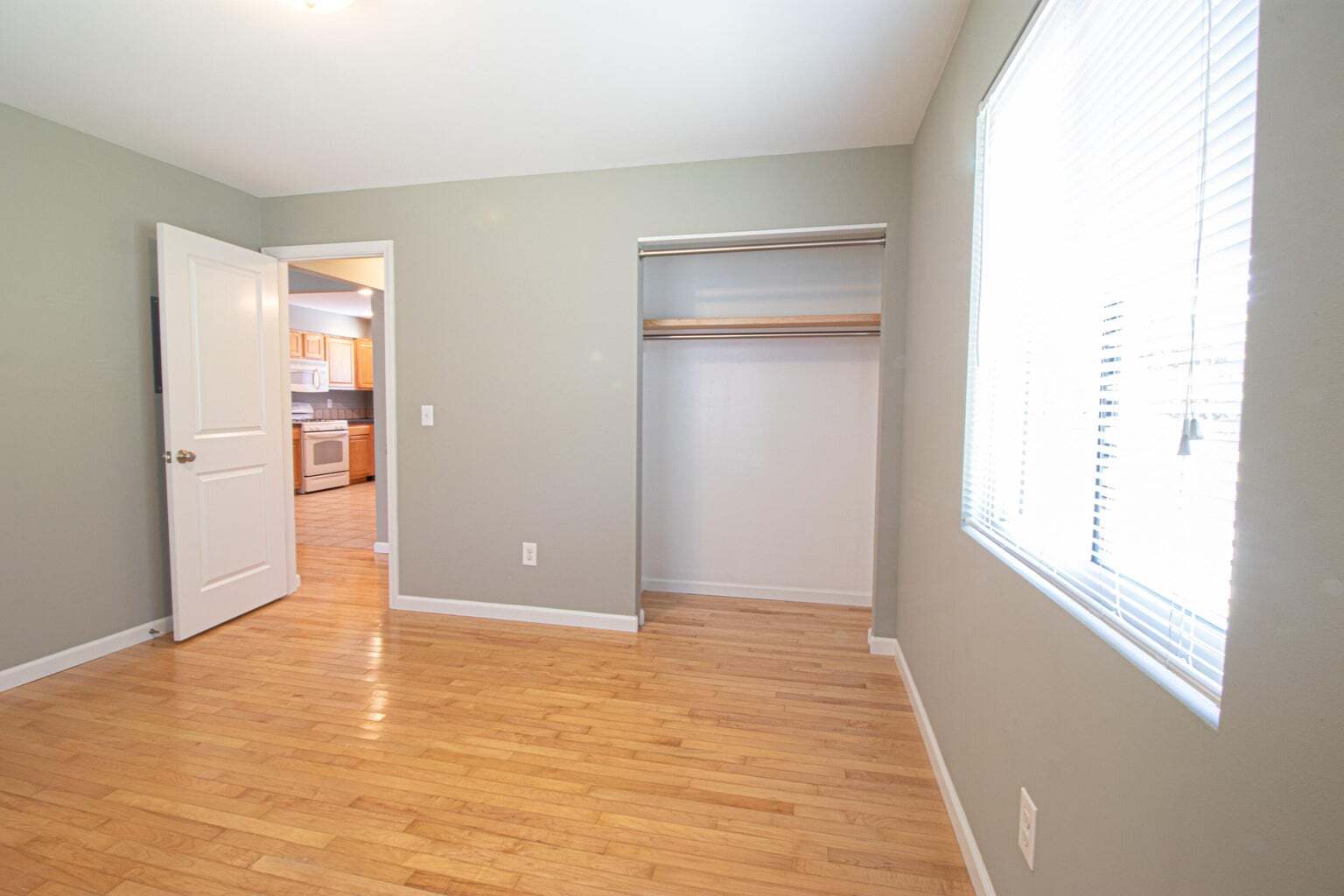 Building Photo - 835 Grand Ave NE