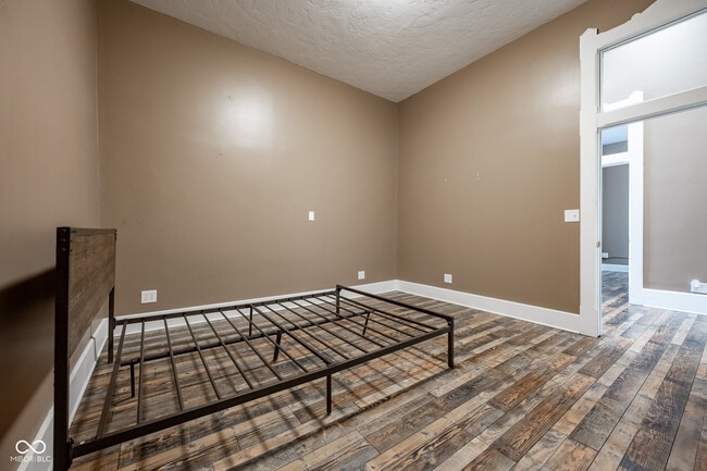 Building Photo - 12 E Washington St