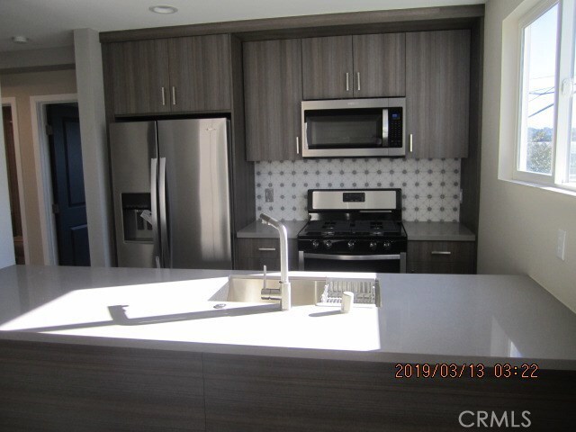 Building Photo - 6220 Tyrone Ave