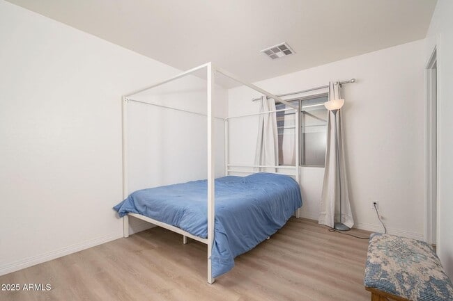 Building Photo - 25256 W Darrel Dr