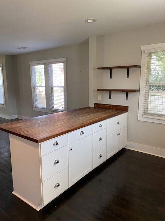Building Photo - Cargo District home located within walking distance of Downtown Wilmington