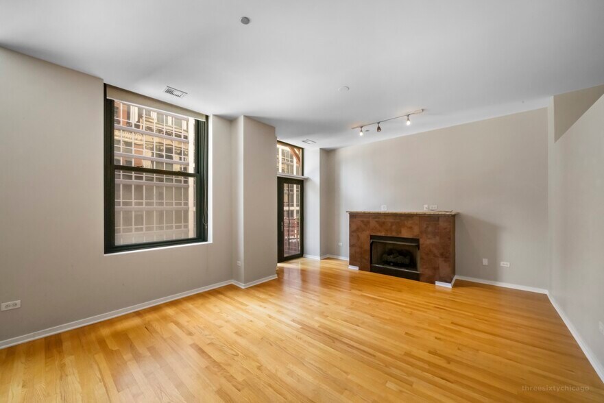 Building Photo - 208 W Washington St