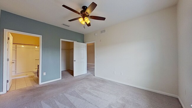 Building Photo - FIRST MONTH FREE OF RENT IF MOVE IN BY JUN...
