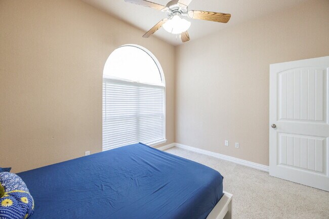 Building Photo - For Lease