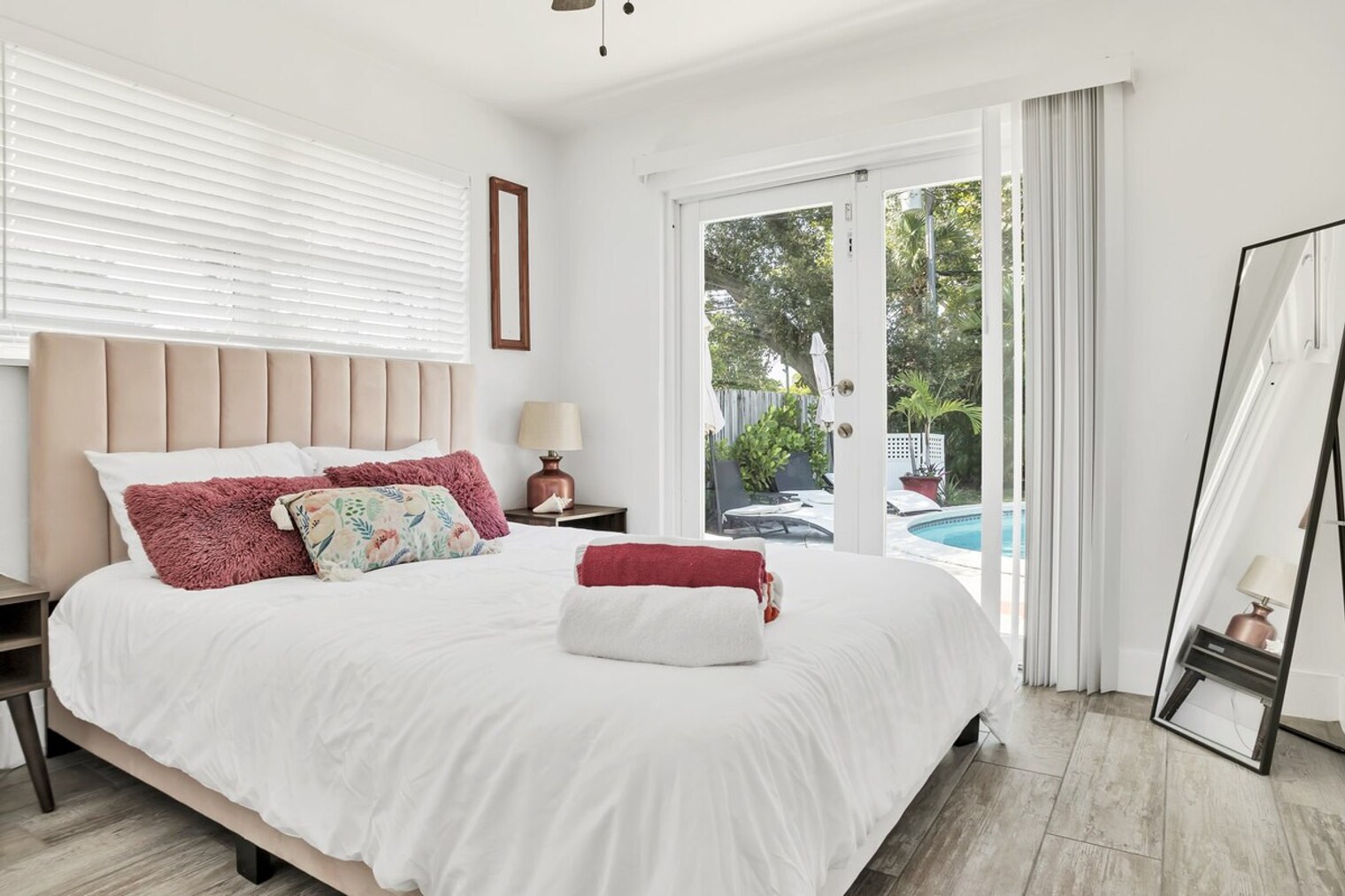 Building Photo - 1598 NE 38th St