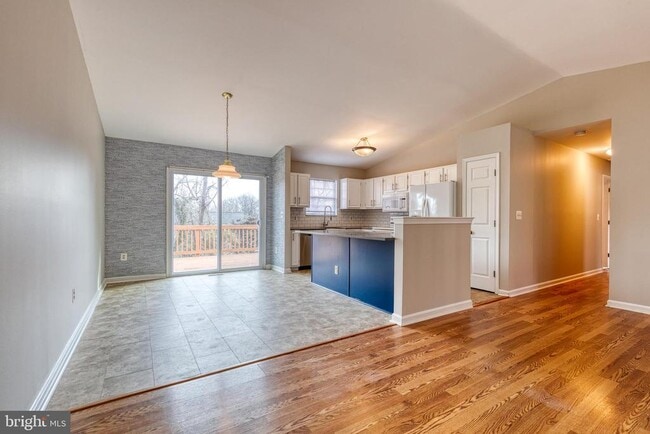 Building Photo - 1193 Bayview Vista