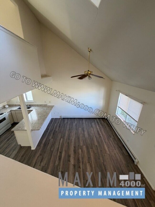 Building Photo - 483 David Ct