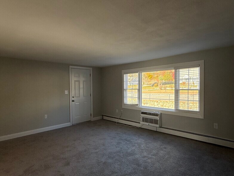 Building Photo - 484 Victory Hwy