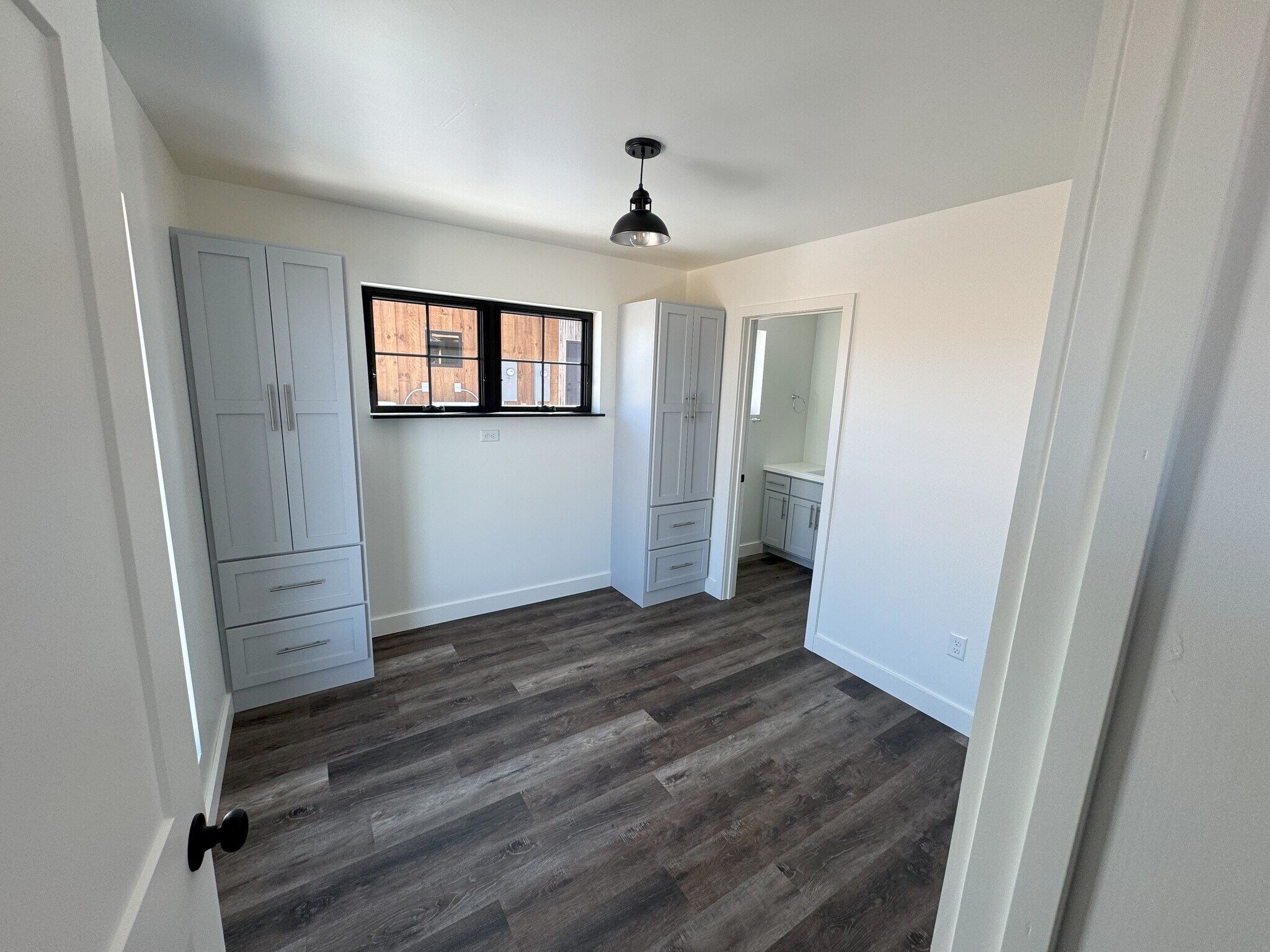 3rd Bed with private bath - 102 Second St
