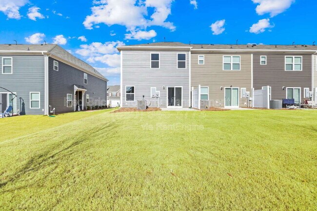 Building Photo - 790 Earhart St NW