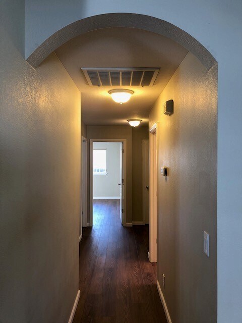 Building Photo - 2158 Robailey Dr