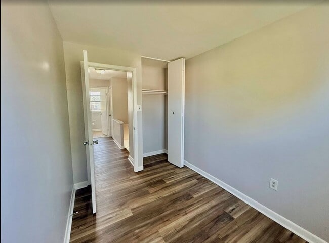 Building Photo - 4740 Vancouver Rd