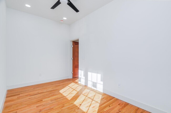 Building Photo - 118 Newman Ave