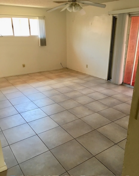 Building Photo - 4640 Clairemont Dr