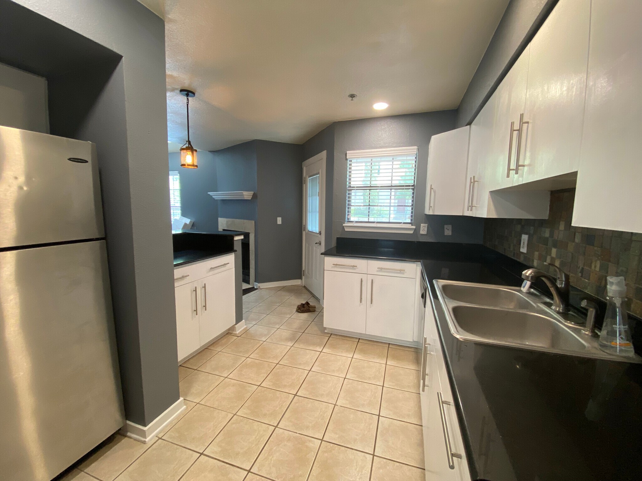 Kitchen - 3901 Travis Street