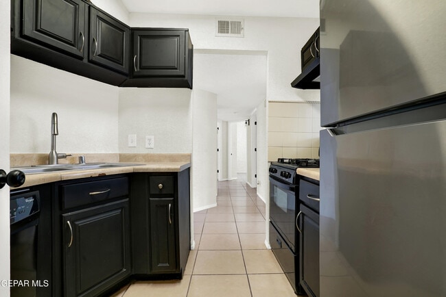 Building Photo - 7212 Westover Dr