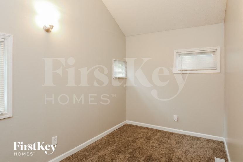 Building Photo - 2448 Norton Ave